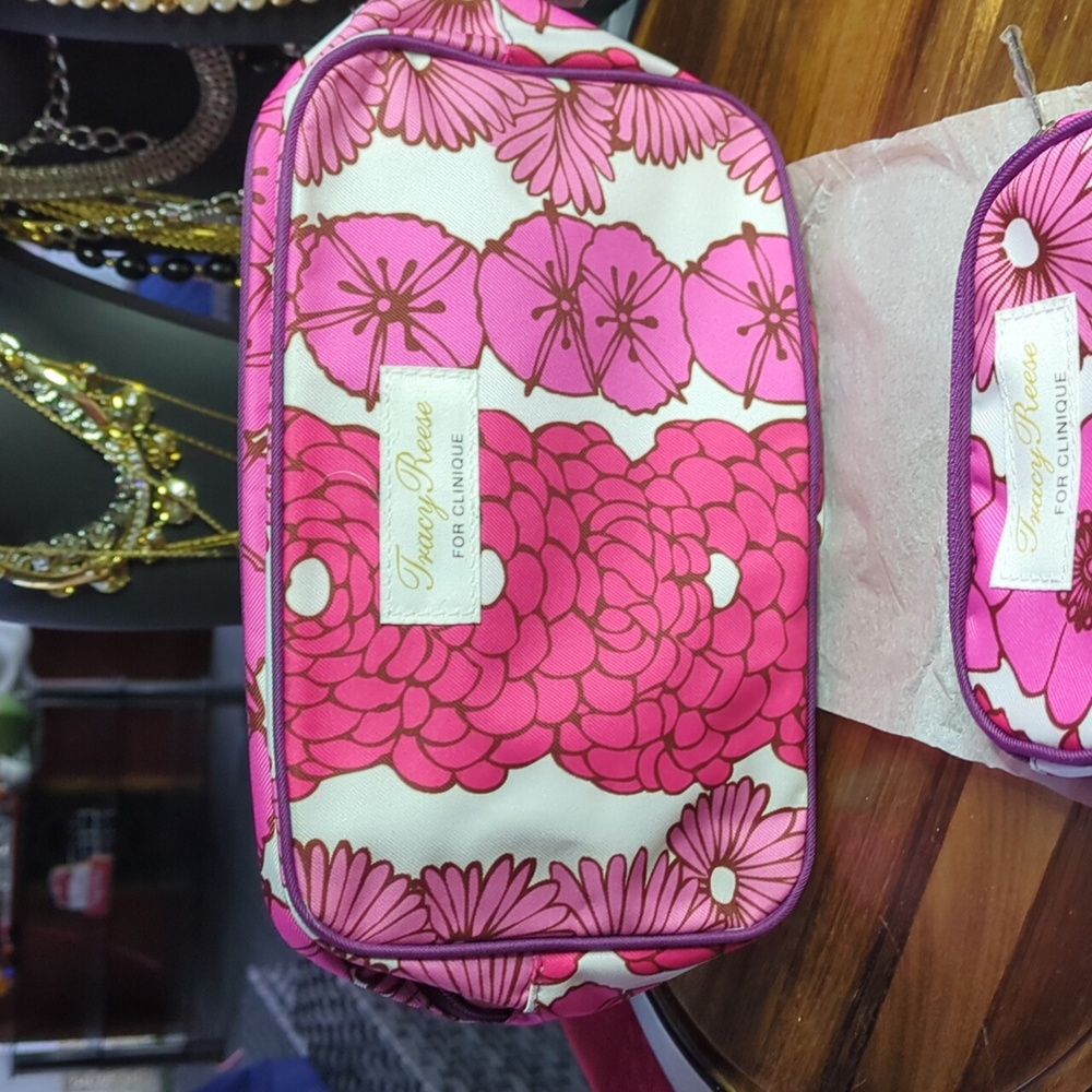 new Clinique Makeup bags set - Picture 3 of 3